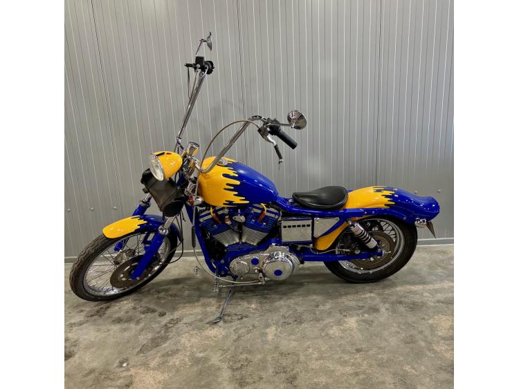 HARLEY-DAVIDSON SPORTSTER 883