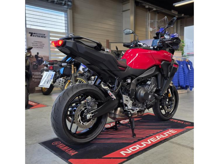 YAMAHA TRACER 9