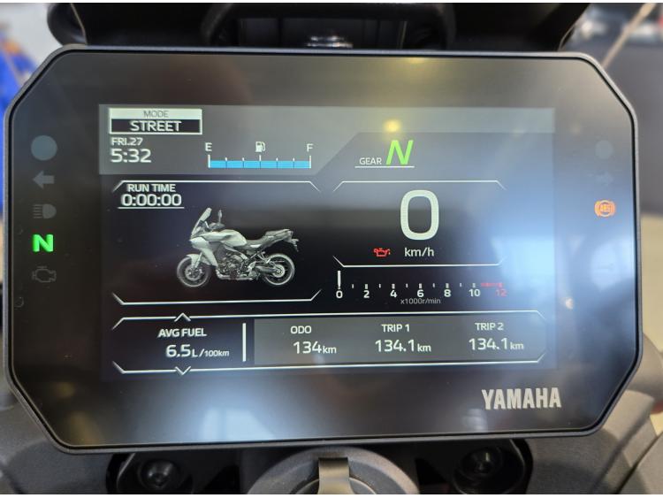 YAMAHA TRACER 9