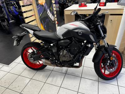 YAMAHA MT-07