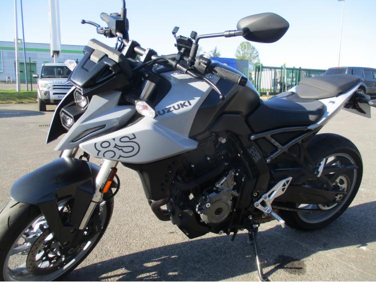 SUZUKI GSX-8S A2