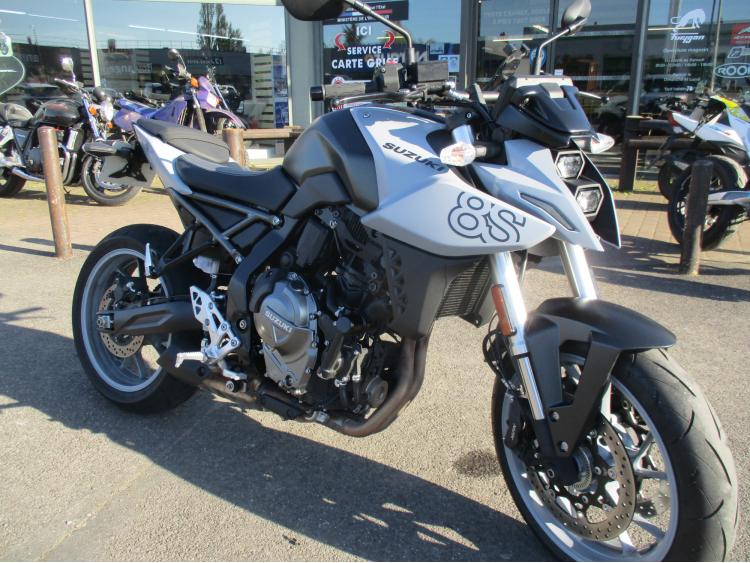 SUZUKI GSX-8S A2