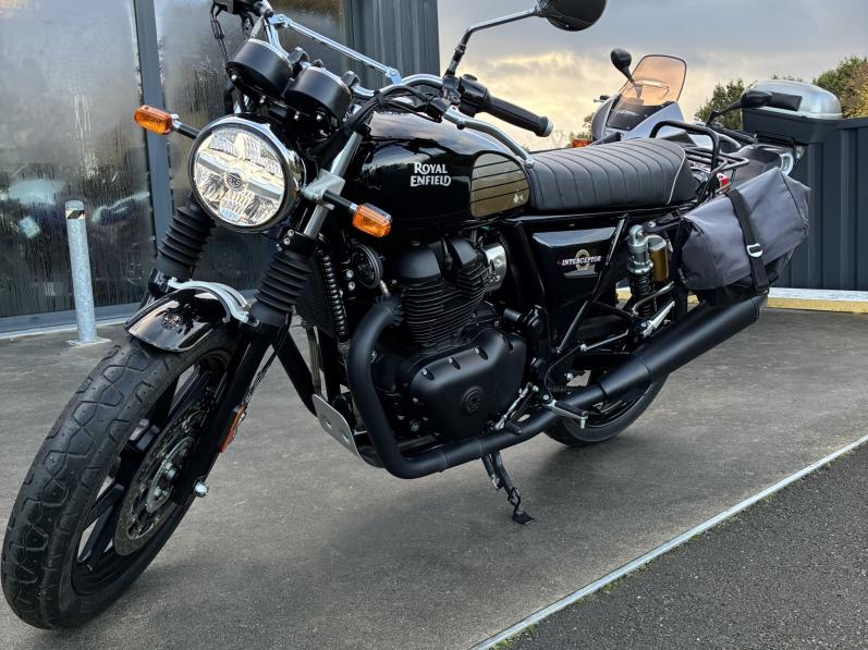 ROYAL ENFIELD INTERCEPTOR 650