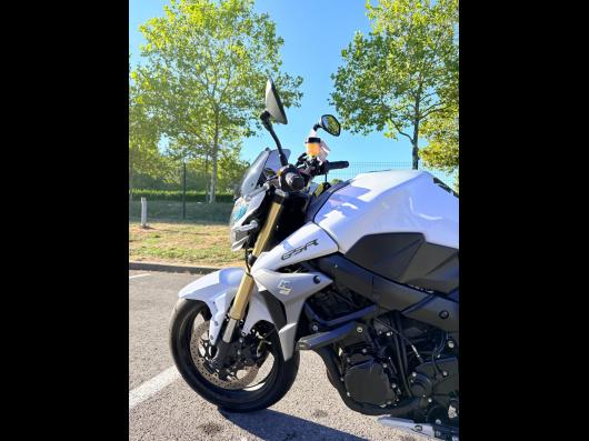 SUZUKI GSR 750 ABS