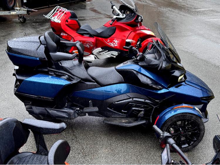 CAN-AM SPYDER RT 1330 LIMITED canam f3 ltd rts can am