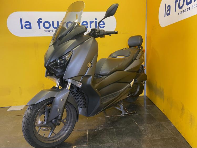 YAMAHA XMAX 125