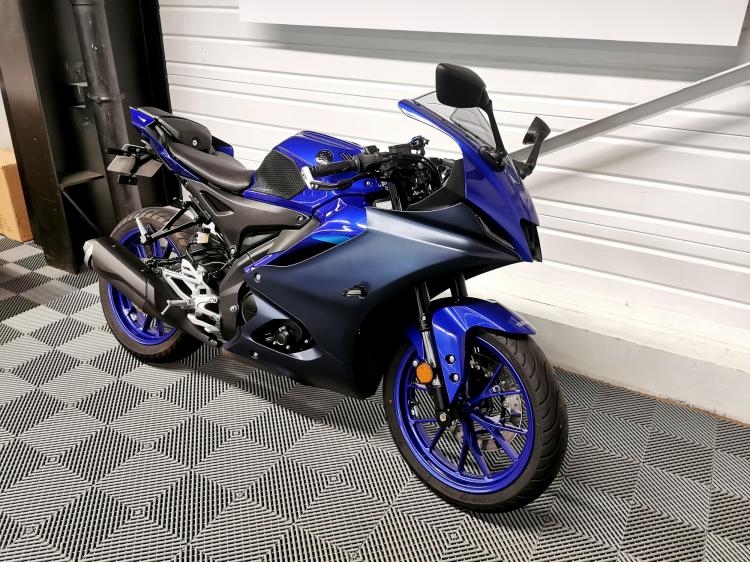 YAMAHA YZF-R 125 R125 - 1ere main 