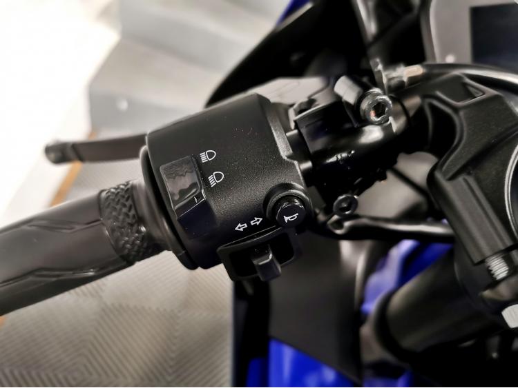 YAMAHA YZF-R 125 R125 - 1ere main 