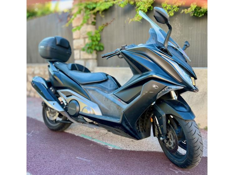 KYMCO AK 550