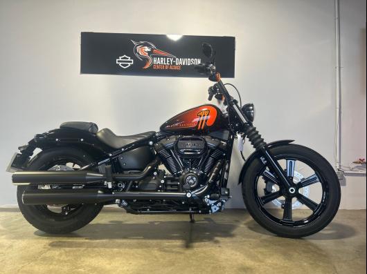 HARLEY-DAVIDSON SOFTAIL STREET BOB 1868