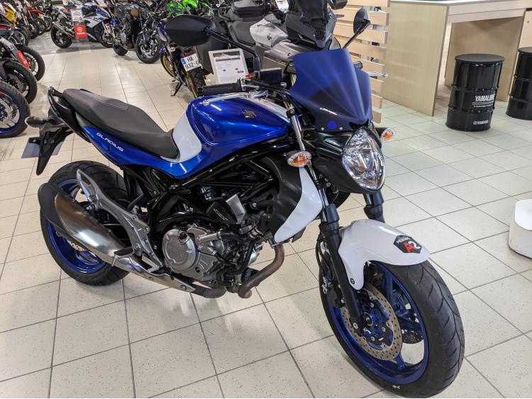 SUZUKI GLADIUS 650 A2 état neuve