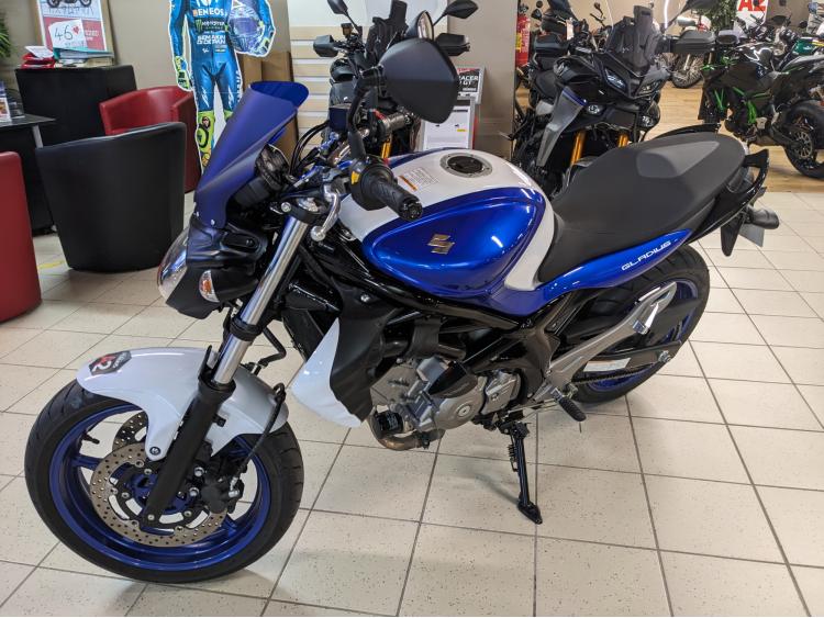 SUZUKI GLADIUS 650 A2 état neuve