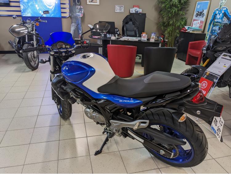SUZUKI GLADIUS 650 A2 état neuve