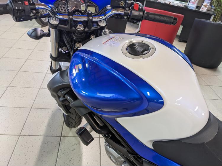 SUZUKI GLADIUS 650 A2 état neuve