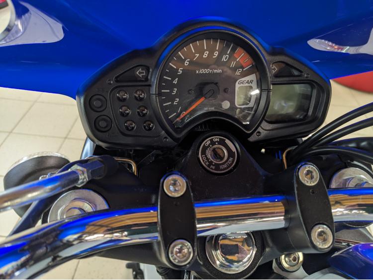 SUZUKI GLADIUS 650 A2 état neuve