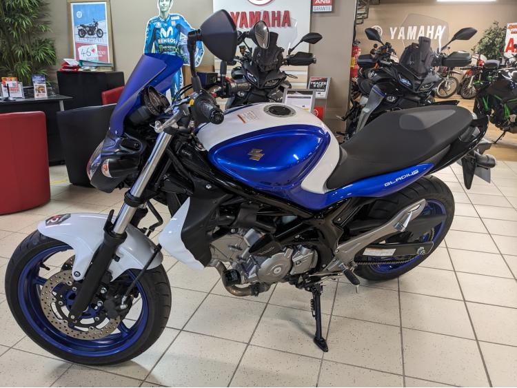 SUZUKI GLADIUS 650 A2 état neuve