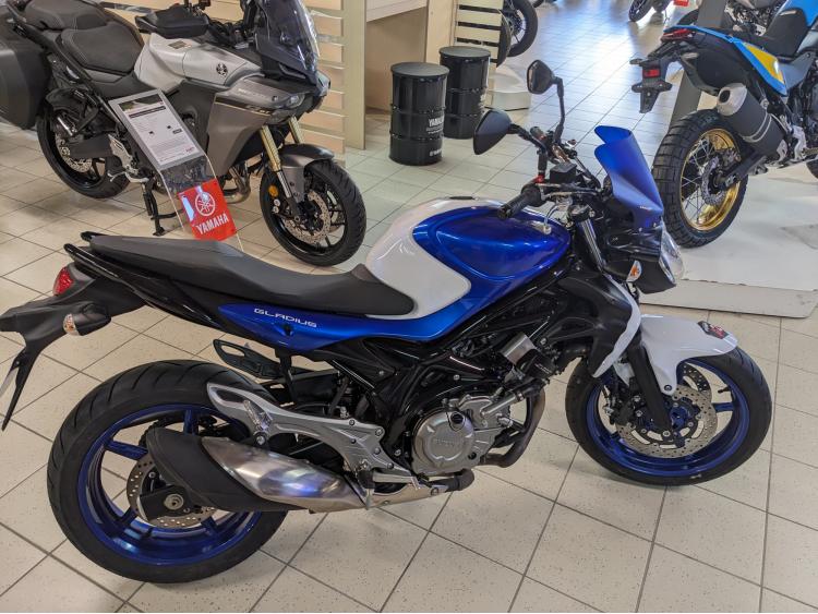SUZUKI GLADIUS 650 A2 état neuve