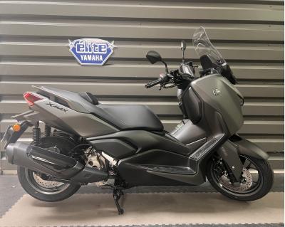YAMAHA XMAX 300