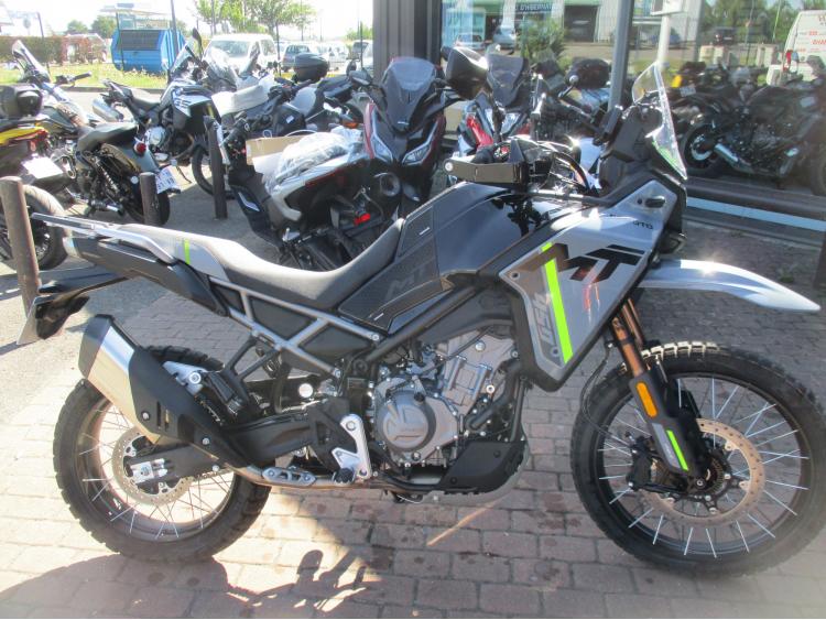CF MOTO MT 450