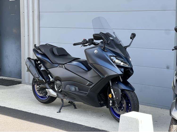 YAMAHA T-MAX 560