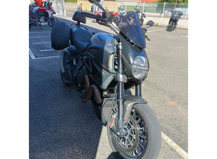 DUCATI DIAVEL STRADA