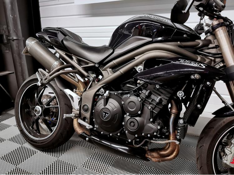 TRIUMPH SPEED TRIPLE 1050 S 