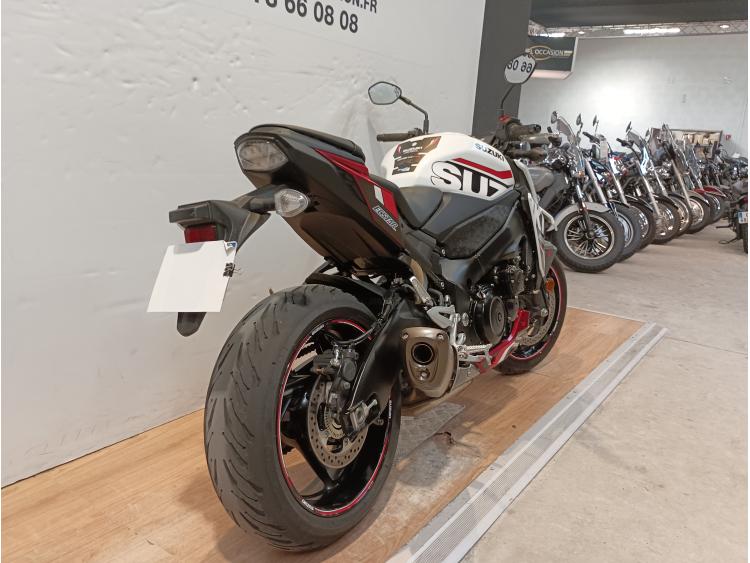 SUZUKI GSX-S 950