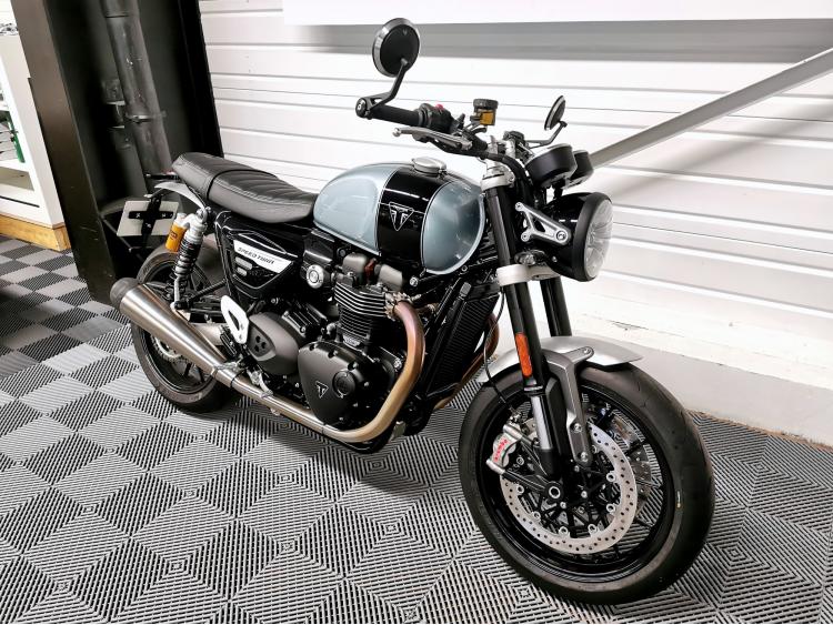 TRIUMPH SPEED TWIN 1200 - EDITION BREITLING + Montre numérotée 169/270 - 1ere Main