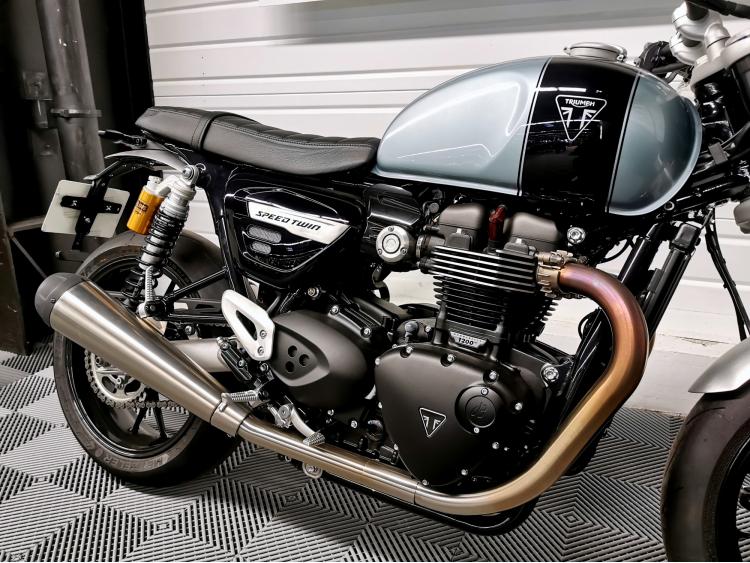 TRIUMPH SPEED TWIN 1200 - EDITION BREITLING + Montre numérotée 169/270 - 1ere Main