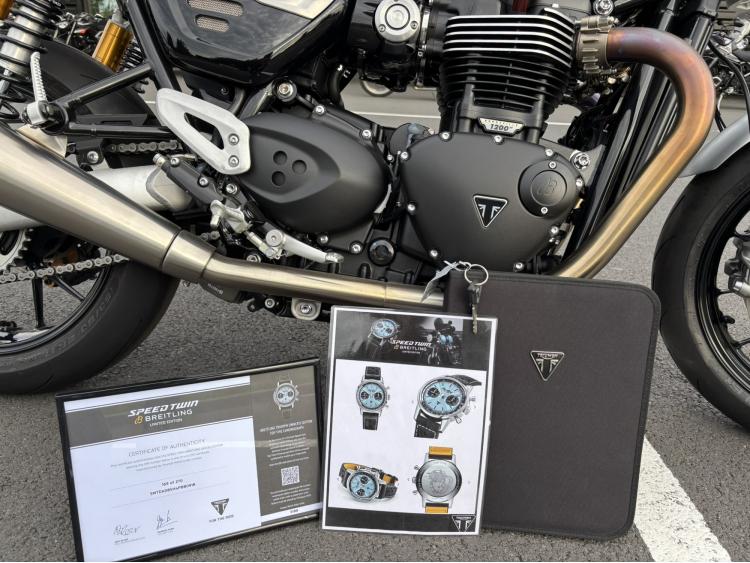 TRIUMPH SPEED TWIN 1200 - EDITION BREITLING 