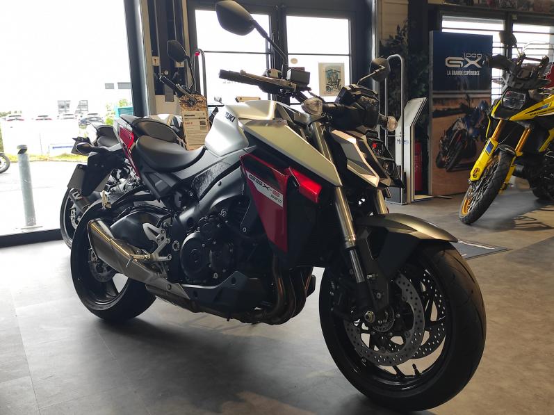 SUZUKI GSX-S 950
