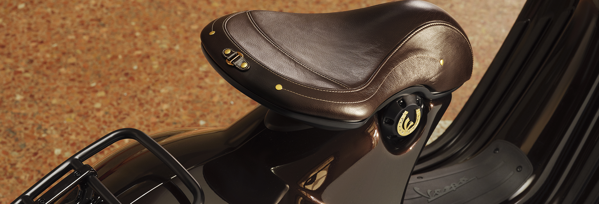 PREBOOKING VESPA 946 HORSE