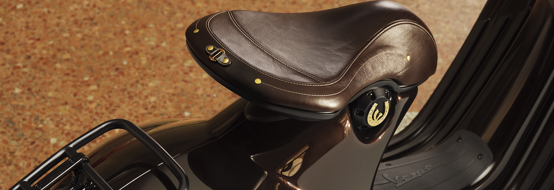 PREBOOKING VESPA 946 HORSE