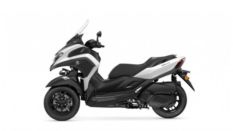TRICITY 300 (25)