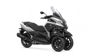 TRICITY 300 (25)